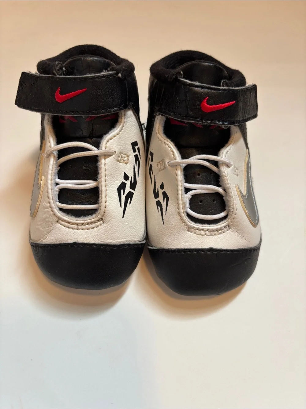 FINAL! Nike Baby Black White Silver Swoosh Velcro Sneakers Unisex